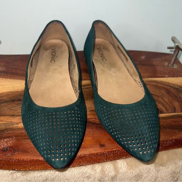 Vionic Shoes - Vionic Perforated Suede Pointed Toe Flats Deep Green Comfort Flats Wide 8.5